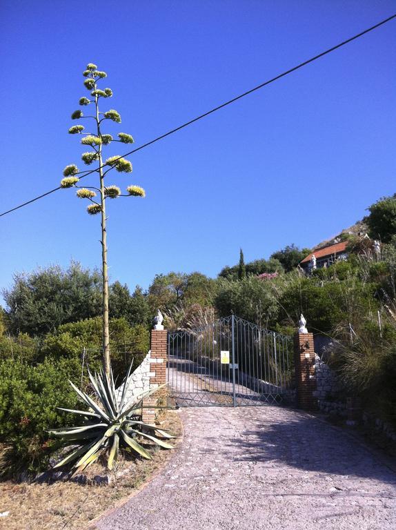 Villa "Ai Galli" Terracina Exterior photo